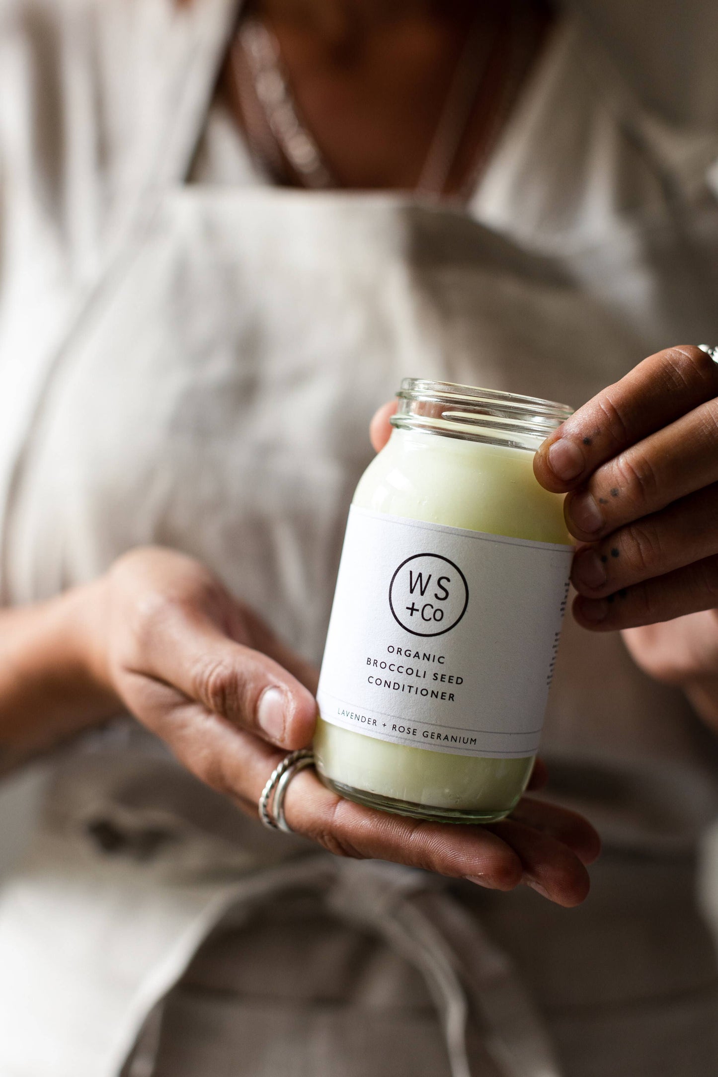 Plastic-Free Conditioner